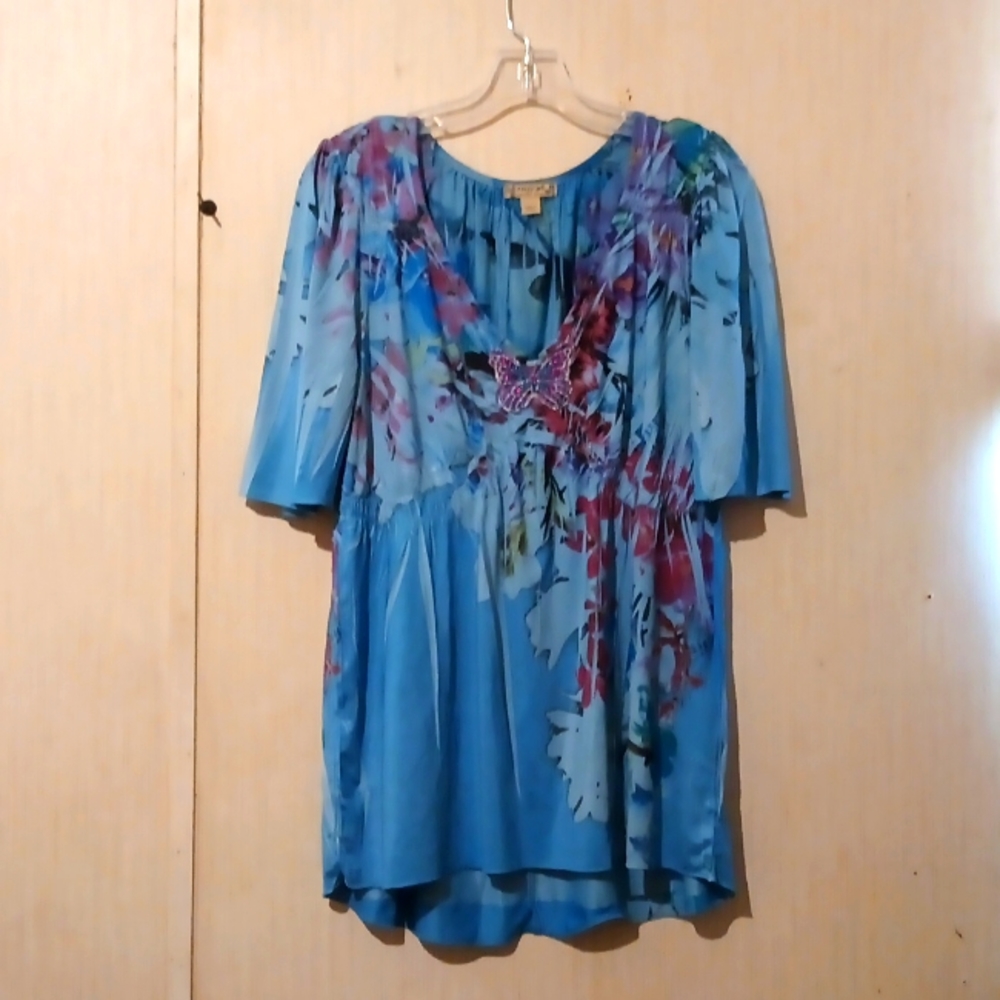 Butterfly applique blue floral blouse